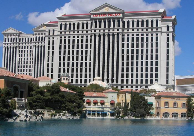 LE CAESARS PALACE DE LAS VEGAS RÉNOVE UNE PARTIE DE SON HÔTEL POUR CÉLÉBRER SES 50 ANS D’EXISTENCE. (1).jpg